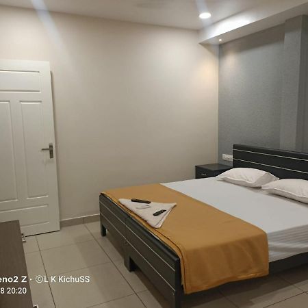Mhb Motel Kochi Buitenkant foto