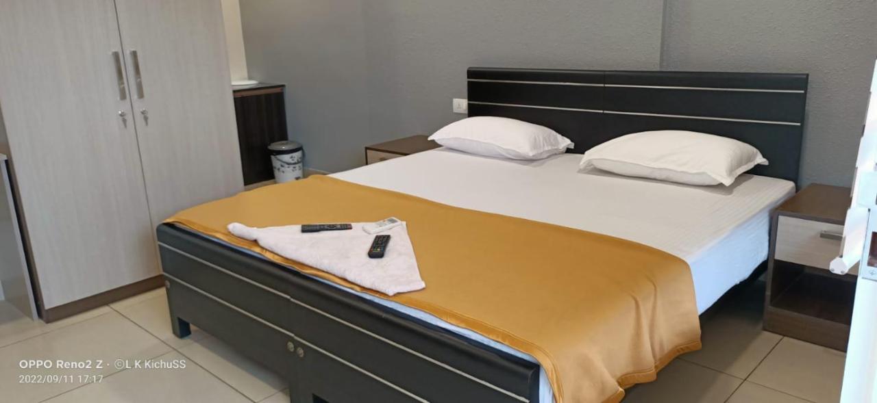 Mhb Motel Kochi Buitenkant foto